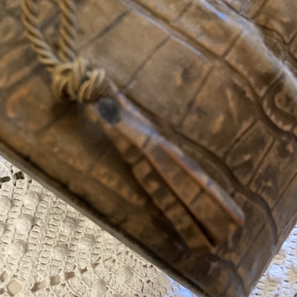 Antique crocodile pouch. - Picture 6 of 11